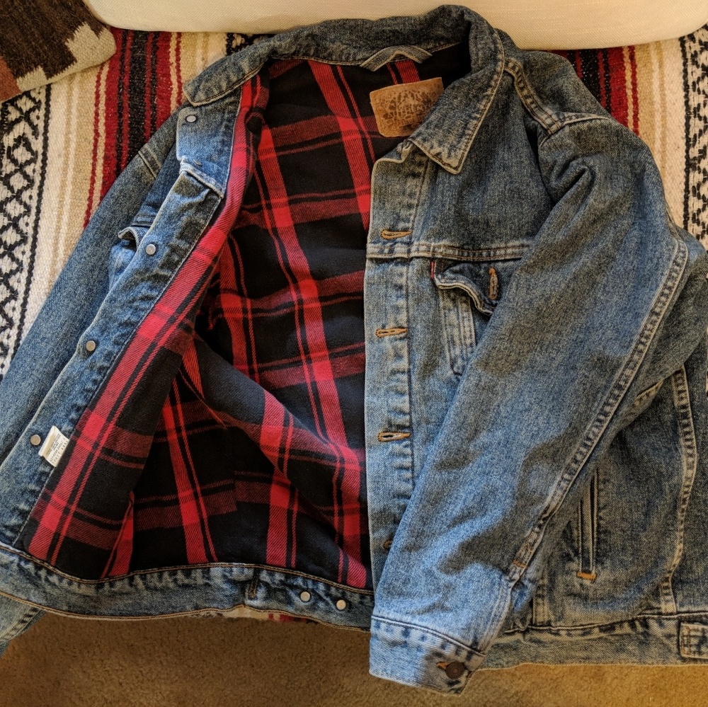 Vintage Levi's Flannel lined Denim Jacket (M)